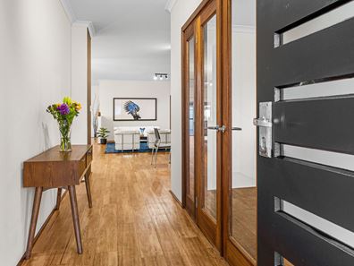 7 Radonich Way, Lake Coogee WA 6166