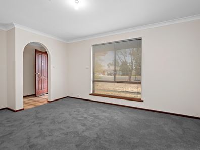 8 Allsop Close, Hannans WA 6430