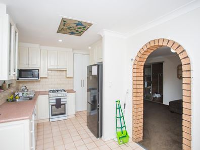 11 May Close, Armadale WA 6112