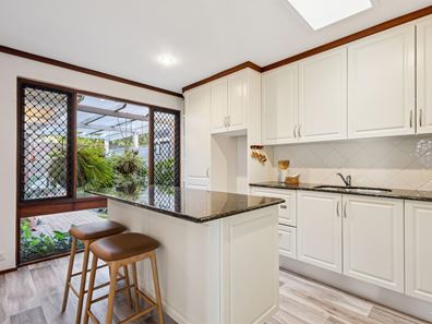 2/30 Axford Street, Como WA 6152