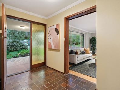 8 Waldorf Street, Carine WA 6020