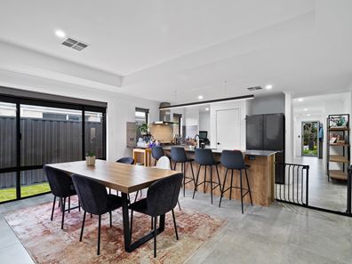 11 Stringybark Loop, Coodanup WA 6210