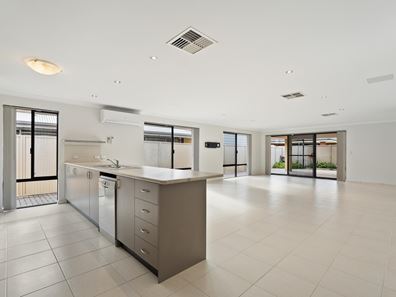 47 Sellafield Bend, Waikiki WA 6169