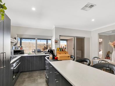 189 Glenfield Beach Drive, Glenfield WA 6532
