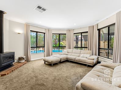 6 ROEBUCK AVENUE, Canning Vale WA 6155