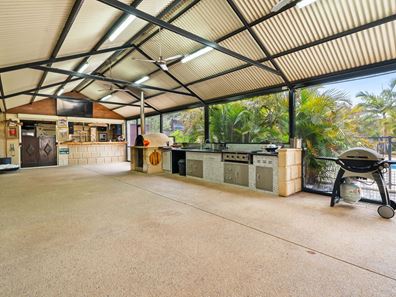 13 Tuart Close, Stake Hill WA 6181