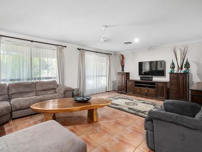 13 Tuart Close, Stake Hill WA 6181