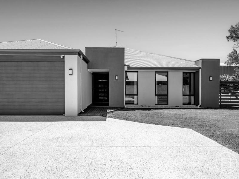 6 Molokai Close, Falcon