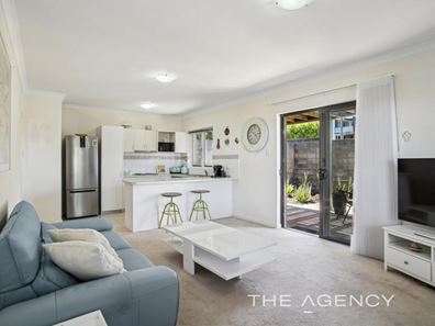 1/42 Kinsella Street, Joondanna WA 6060
