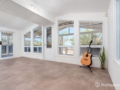431 Alexander Drive, Glenfield WA 6532