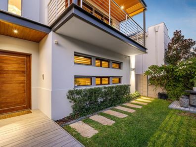 17 Birrigon Loop, Swanbourne WA 6010