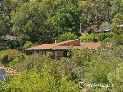 8 Spring Road, Kalamunda WA 6076