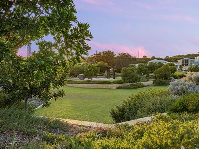10 Haifa Street, Coogee WA 6166