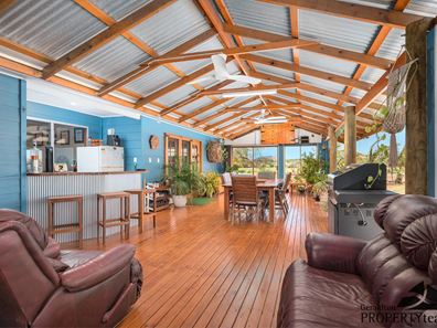 64 African Reef Boulevard, Greenough WA 6532