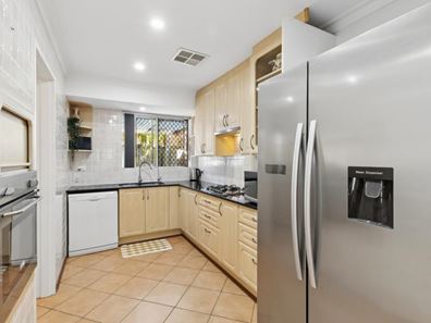 37 Leicester Square, Alexander Heights WA 6064