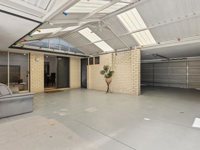 37 Leicester Square, Alexander Heights WA 6064