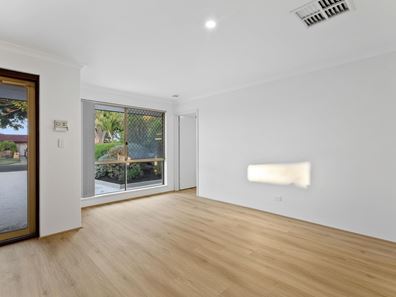 1/9 Erica Street, Coodanup WA 6210