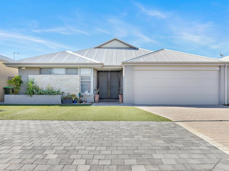 15 Plumosa Avenue, Beeliar