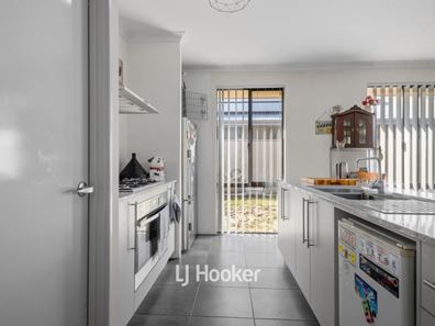 2 Pisces Way, Australind WA 6233