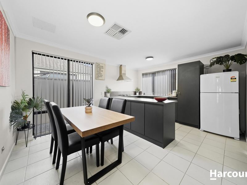 56 Seurat Loop, Ashby