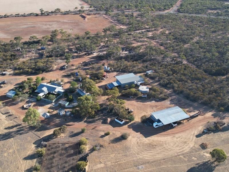 9469 Koorda-Bullfinch Rd, Lake Brown WA 6479
