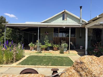 9469 Koorda-Bullfinch Rd, Lake Brown WA 6479