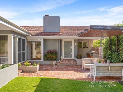 11 Cormack Road, Alfred Cove WA 6154