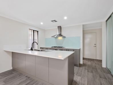 32 Tammar Circuit, Brabham WA 6055