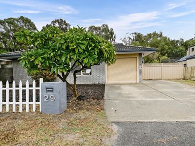 29 Woburn Way, Kelmscott WA 6111