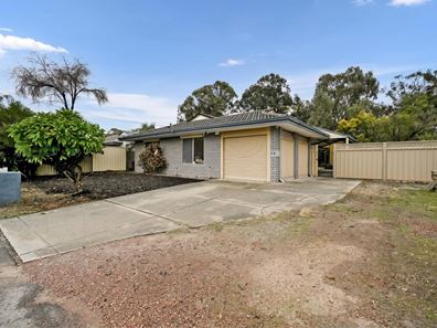 29 Woburn Way, Kelmscott WA 6111