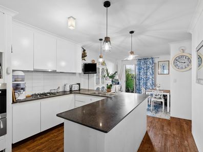 17/1 Waterside Drive, Dudley Park WA 6210