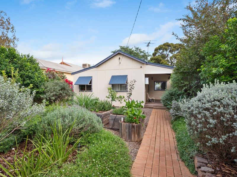 10A Addis Street, Lamington WA 6430