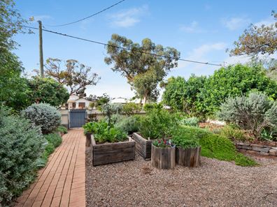 10A Addis Street, Lamington WA 6430