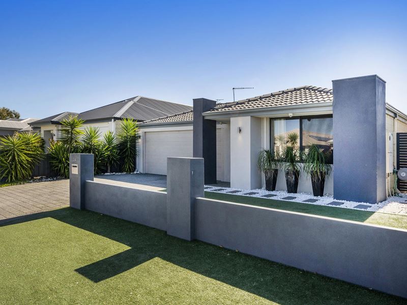 24 Gicha Close, Lake Coogee WA 6166