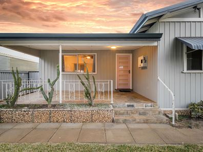32 Fawdon Street, Safety Bay WA 6169