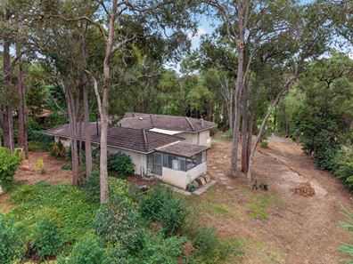 229 Peet Road, Roleystone WA 6111