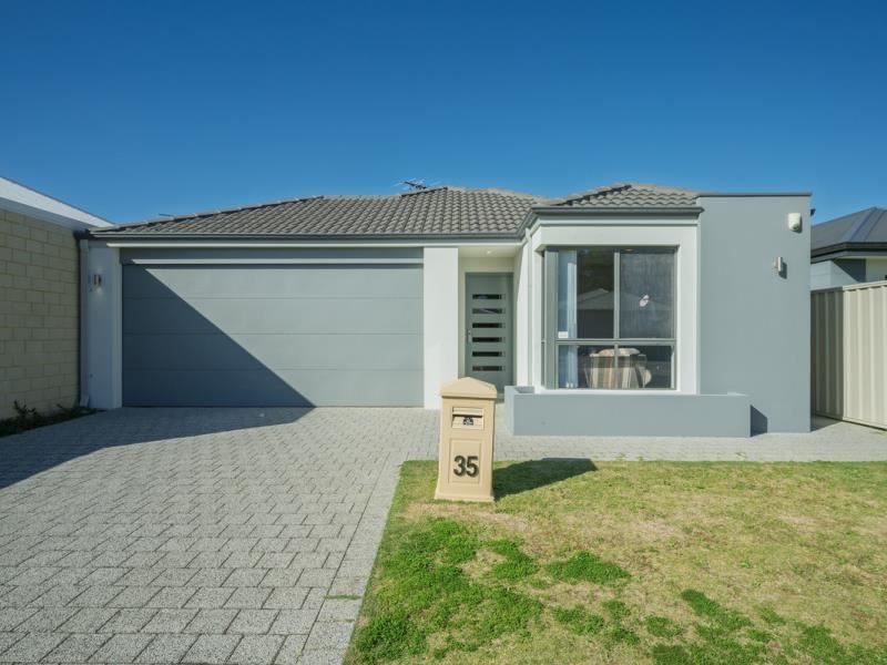 35 Vignerons Loop, Hocking WA 6065