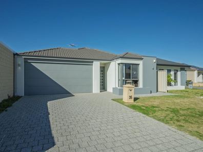 35 Vignerons Loop, Hocking WA 6065