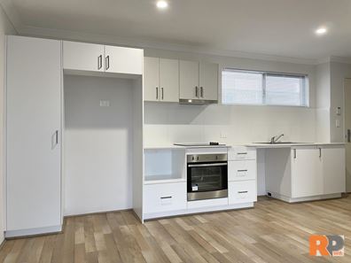 5/2 Delaronde Drive, Success WA 6164
