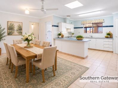51 Mandfield Way, Parmelia WA 6167