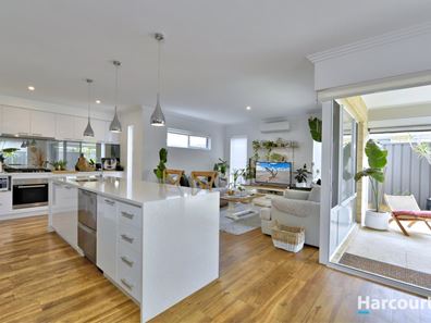 76 Leisure Way, Halls Head WA 6210