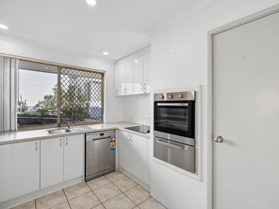 135 Newborough Street, Scarborough WA 6019