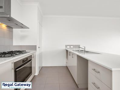 17 Darling Chase, Wandi WA 6167