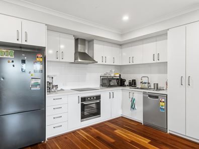 2/126 Tibradden Circle, Ascot WA 6104