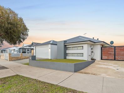 4 Aquamarine Parade, Karnup WA 6176