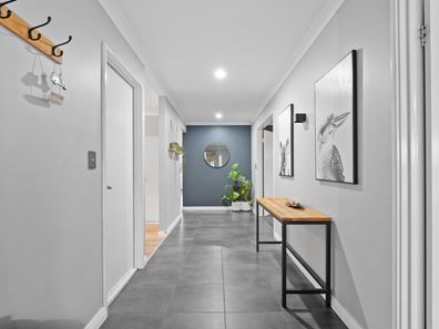 4 Aquamarine Parade, Karnup WA 6176