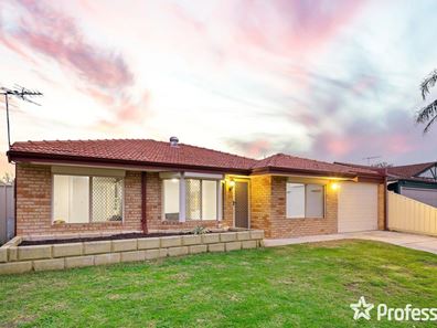 18 Emperor Close, Seville Grove WA 6112