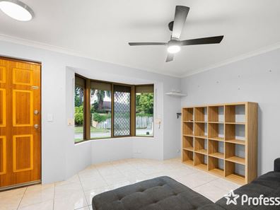 18 Emperor Close, Seville Grove WA 6112