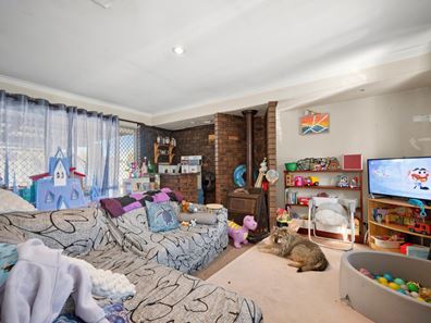 33 Carabeen Road, Maddington WA 6109