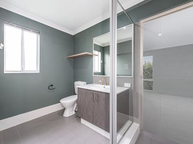 5 Barnong Road, Golden Bay WA 6174